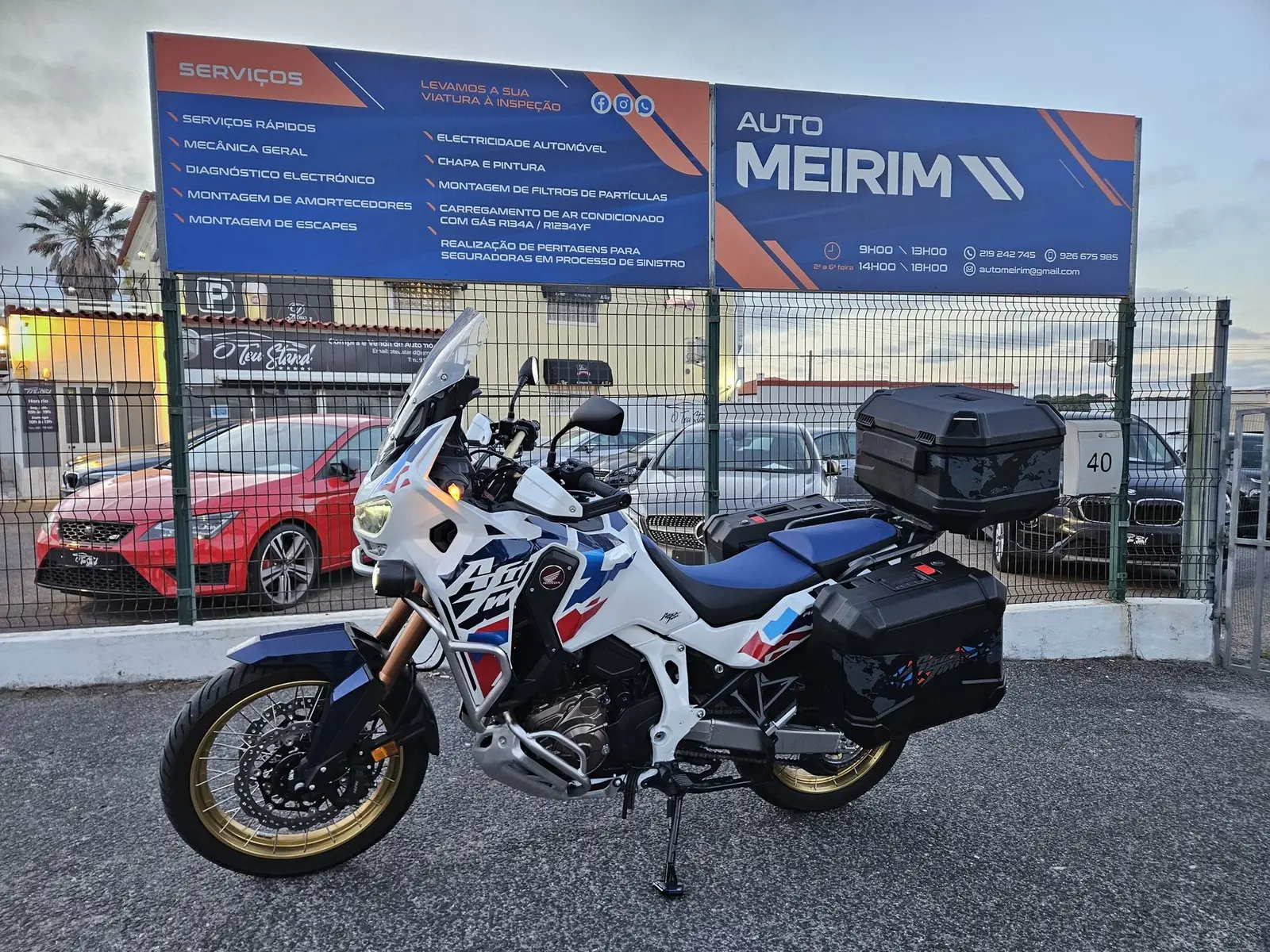 Placa AutoMeirim com a lista de serviços