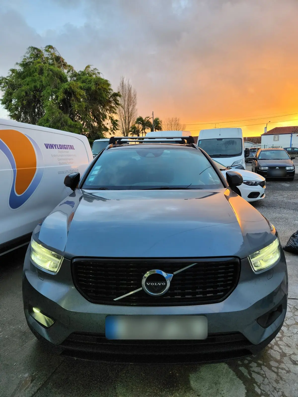 Volvo XC40 ao fim da tarde
